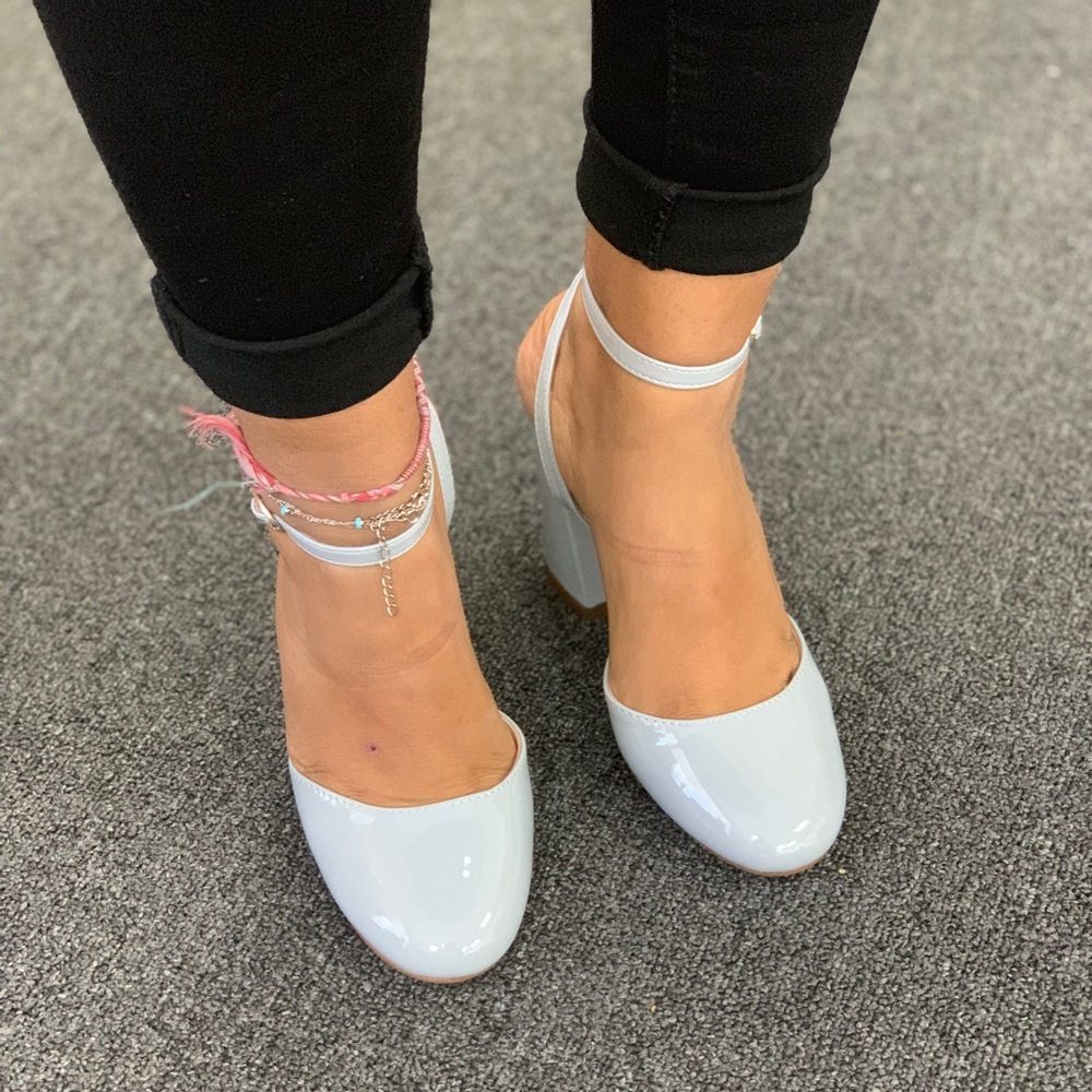 Ladies round toe ankle buckle chunky heels shoes - Picture 3 of 5